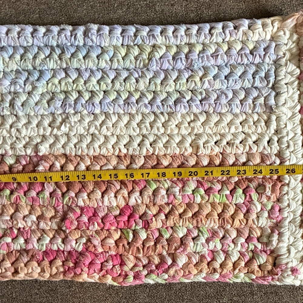 Handcrafted Amish Knot Rug in Multicolor - Picture 3 of 5